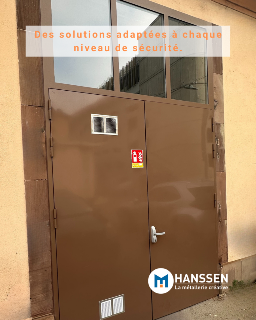 Menuiserie acier porte tôlée